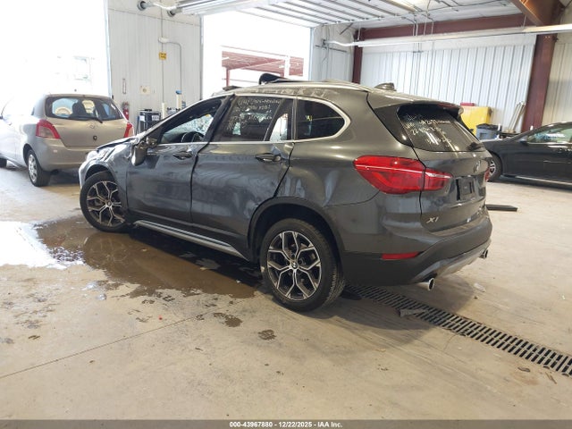 2022 BMW X1 WBXJG9C01N5V23783 Photo 2
