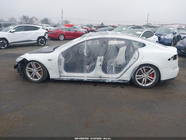 Tesla MODEL S 2015 5YJSA1E40FF110998 Image 13