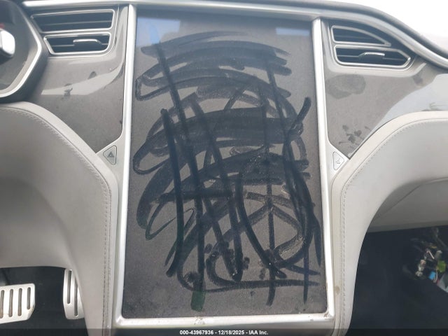 Tesla MODEL S 2015 5YJSA1E40FF110998 Image 14