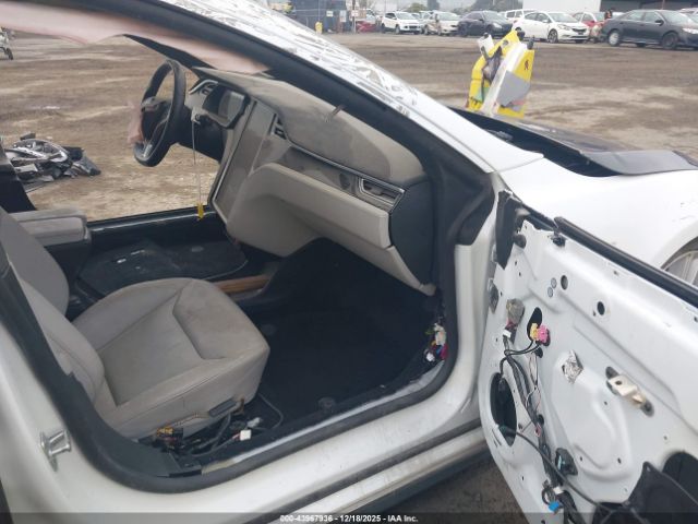 2015 TESLA MODEL S 5YJSA1E40FF110998 Photo 4