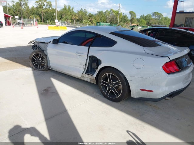 2022 FORD MUSTANG 1FA6P8TH6N5147185 Photo 2