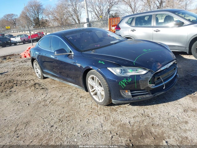 2014 TESLA MODEL S 5YJSA1S15EFP50522 Photo 0