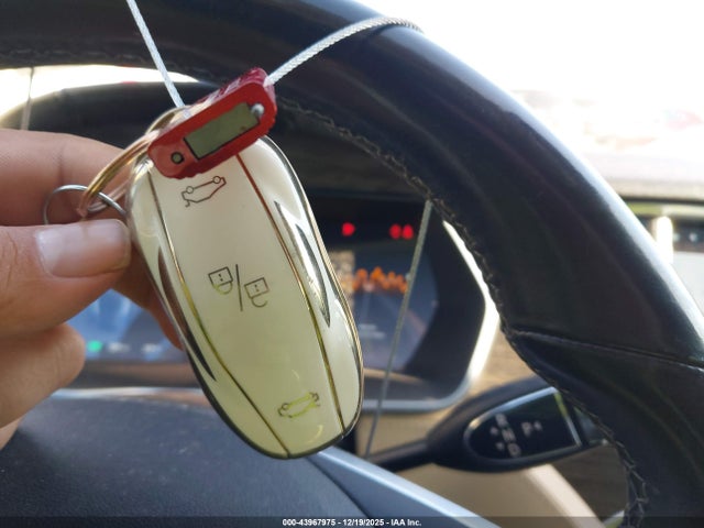 2014 TESLA MODEL S 5YJSA1S15EFP50522 Photo 10