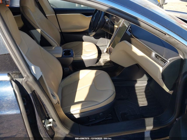 2014 TESLA MODEL S 5YJSA1S15EFP50522 Photo 4