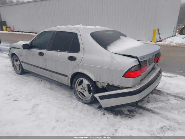 1999 SAAB 9-5 YS3ED45E6X3006439 Photo 2