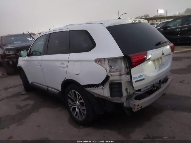 2016 MITSUBISHI OUTLANDER JA4AZ3A31GZ040124 Photo 2