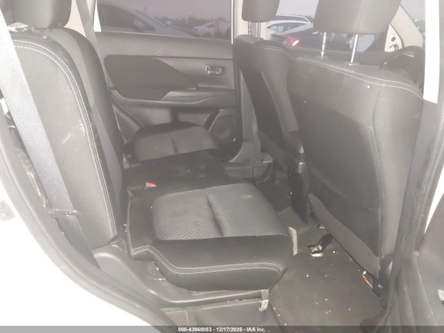 2016 MITSUBISHI OUTLANDER JA4AZ3A31GZ040124 Photo 7