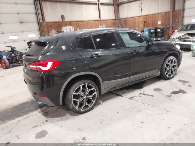 2018 BMW X2 WBXYJ5C32JEF74192 Photo 3