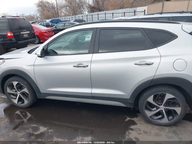 KM8J3CA26HU470241 Hyundai Tucson Limited