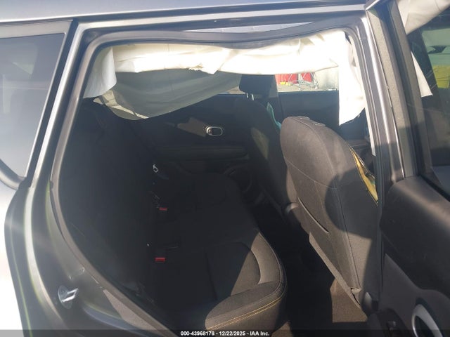 KIA SOUL + 2016 KNDJP3A57G7268928 Image 8