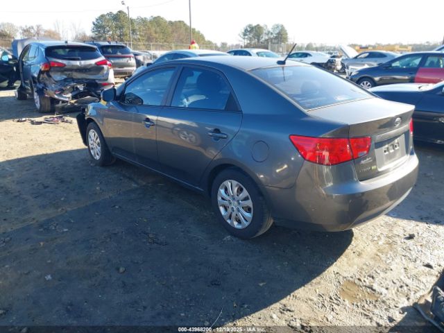 2013 KIA FORTE KNAFU4A25D5738095 Photo 2