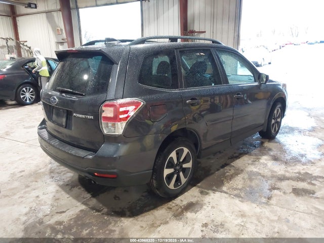 Subaru Forester 2.5i Premium 2018 JF2SJAGC7JH464886 Image 4