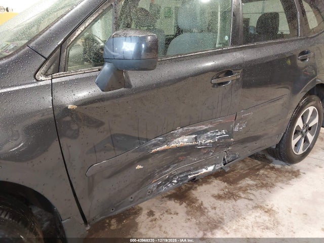 Subaru Forester 2.5i Premium 2018 JF2SJAGC7JH464886 Image 6