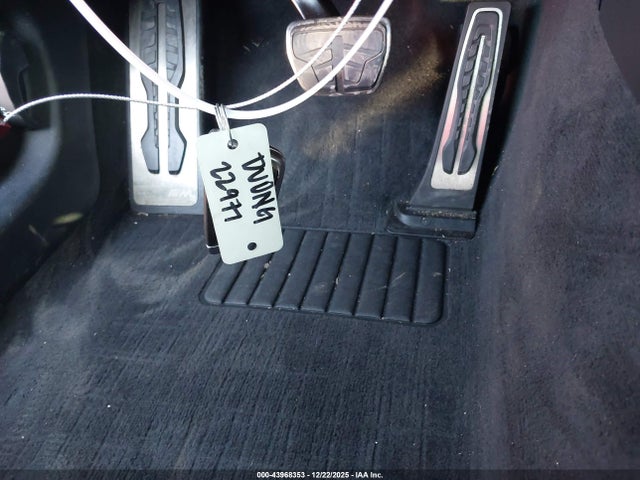 2022 BMW M3 WBS33AY07NFM37814 Photo 10