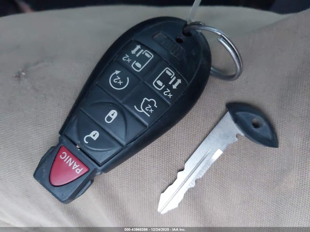 2014 CHRYSLER TOWN & COUNTRY 2C4RC1CG2ER192015 Photo 10