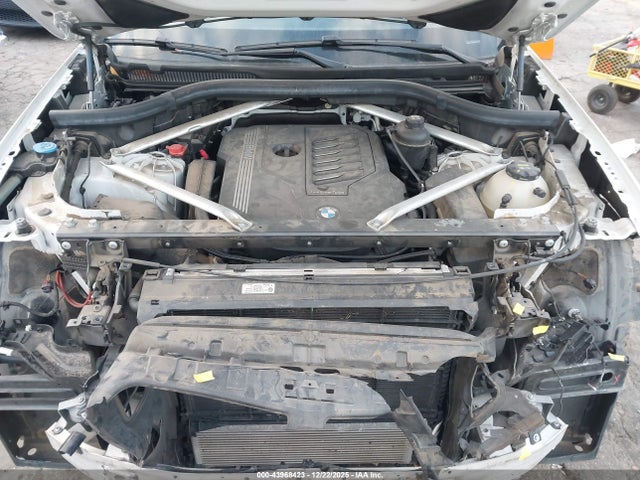2019 BMW X5 5UXCR6C5XKLL11562 Photo 9