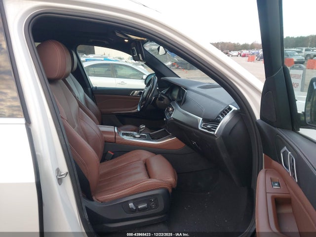 2019 BMW X5 5UXCR6C5XKLL11562 Photo 4