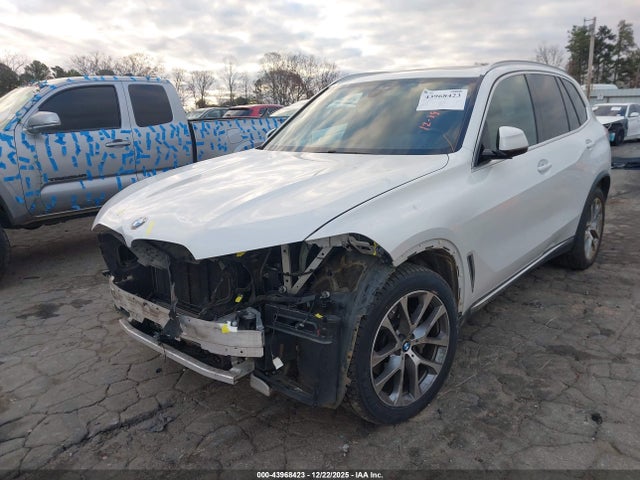 2019 BMW X5 5UXCR6C5XKLL11562 Photo 5