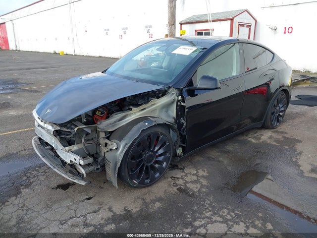 43968459 :رقم المزاد ، 7SAYGDEF0PF900737 vin ، 2023 Tesla Model Y Performance Dual Motor All-wheel Drive مزاد بيع