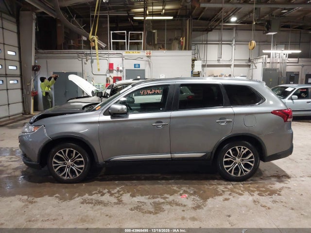 Mitsubishi Outlander Se 2018 JA4AD3A37JZ017369 Image 15
