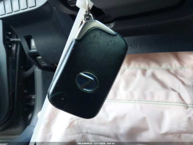 Lexus CT 200H 2014 JTHKD5BH7E2180312 Image 11