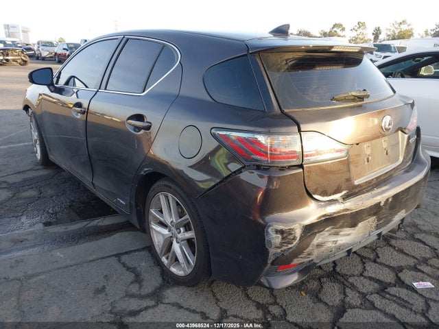 Lexus CT 200H 2014 JTHKD5BH7E2180312 Image 3