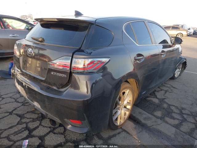Lexus CT 200H 2014 JTHKD5BH7E2180312 Image 4