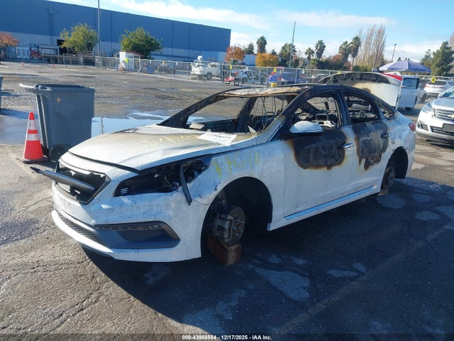 Hyundai Sonata Limited 2016 5NPE34AF7GH381673 Image 2