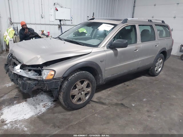 2005 VOLVO XC70 YV1SZ592551199932 Photo 1