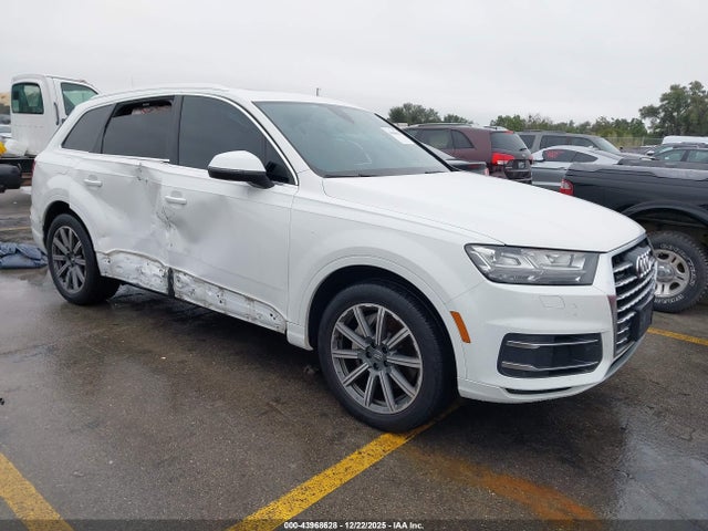 2017 AUDI Q7 WA1LHAF7XHD051519 Photo 0