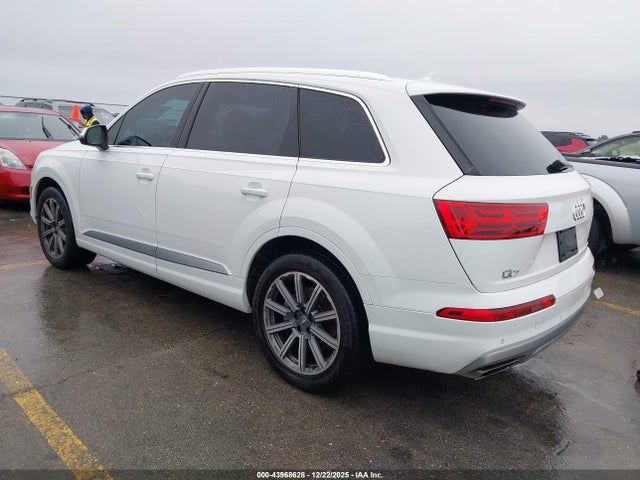 2017 AUDI Q7 WA1LHAF7XHD051519 Photo 2
