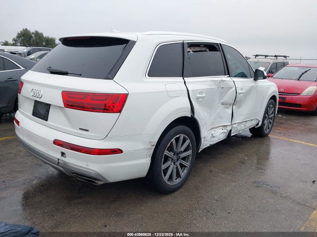 2017 AUDI Q7 WA1LHAF7XHD051519 Photo 3