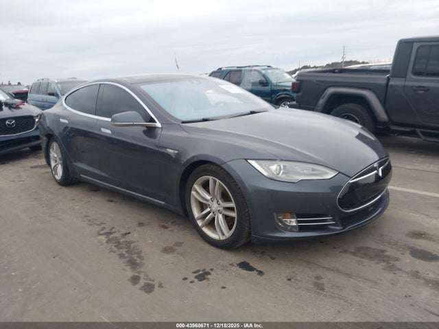 2015 TESLA MODEL S 5YJSA1H23FF091132 Photo 0