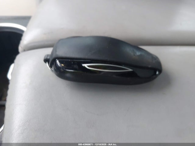 2015 TESLA MODEL S 5YJSA1H23FF091132 Photo 10