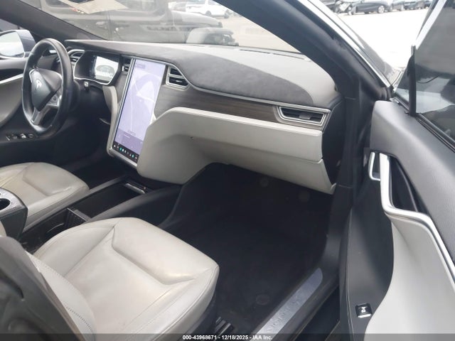 2015 TESLA MODEL S 5YJSA1H23FF091132 Photo 4