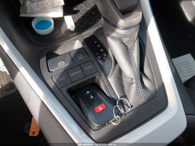 2022 TOYOTA RAV4 2T3W1RFV8NW189448 Photo 10