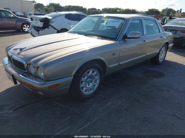 2000 JAGUAR XJ8 SAJDA14C0YLF09240 Photo 1