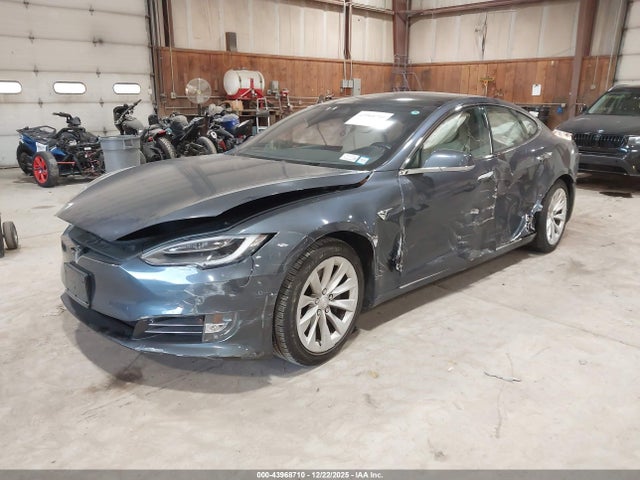 2017 TESLA MODEL S 5YJSA1E28HF181982 Photo 1