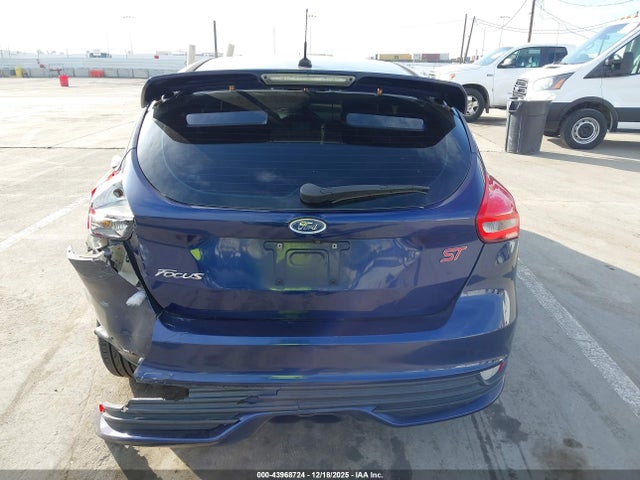 Ford FOCUS ST 2016 1FADP3L97GL212935 Image 16
