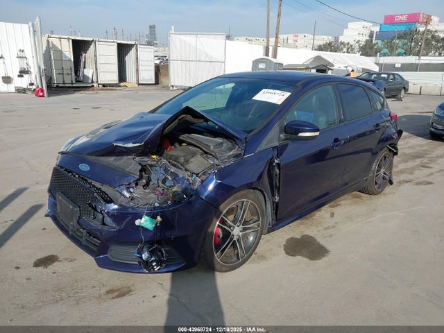 Ford FOCUS ST 2016 1FADP3L97GL212935 Image 2