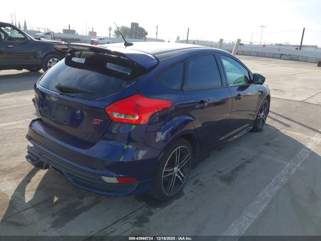 Ford FOCUS ST 2016 1FADP3L97GL212935 Image 4