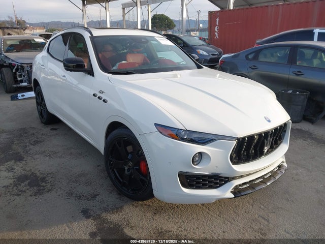 2022 MASERATI LEVANTE ZN661XUA7NX396413