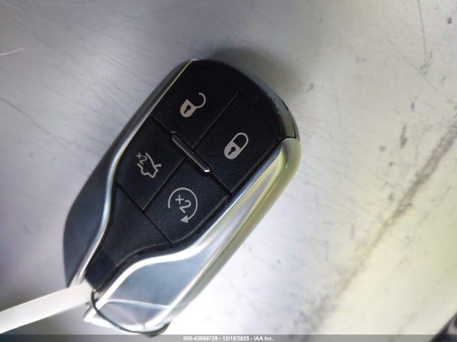 2022 MASERATI LEVANTE ZN661XUA7NX396413 Photo 10