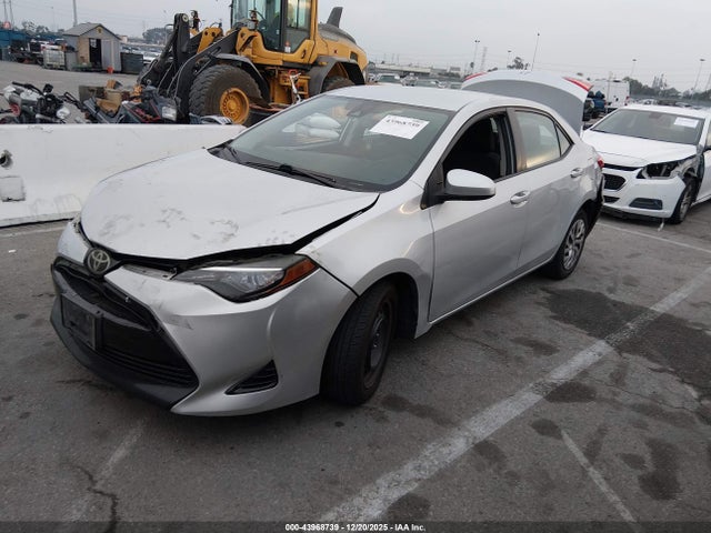 Toyota COROLLA LE 2017 5YFBURHE2HP615586 Image 2