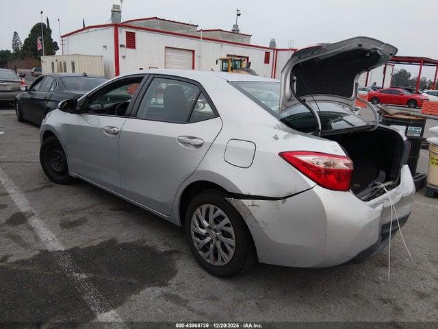 Toyota COROLLA LE 2017 5YFBURHE2HP615586 Image 3