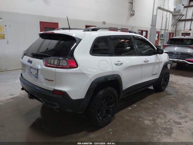 1C4PJMBN8KD147240 Jeep Cherokee Trailhawk Elite 4x4