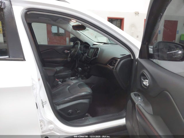 1C4PJMBN8KD147240 Jeep Cherokee Trailhawk Elite 4x4