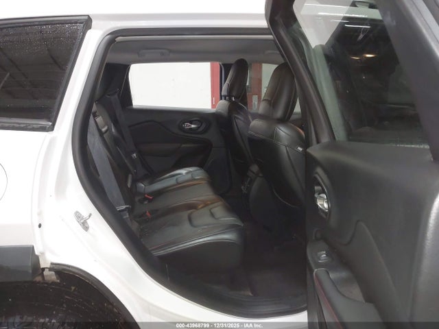 1C4PJMBN8KD147240 Jeep Cherokee Trailhawk Elite 4x4