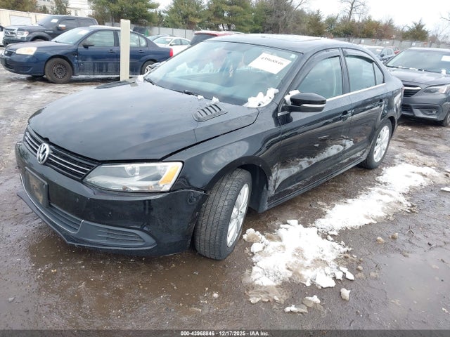 43968846 :رقم المزاد ، 3VWD17AJ5EM427108 vin ، 2014 Volkswagen Jetta 1.8t Se مزاد بيع