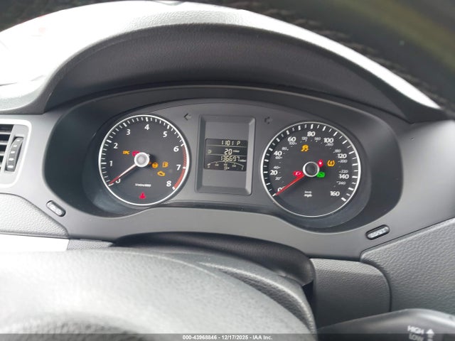 43968846 :رقم المزاد ، 3VWD17AJ5EM427108 vin ، 2014 Volkswagen Jetta 1.8t Se مزاد بيع